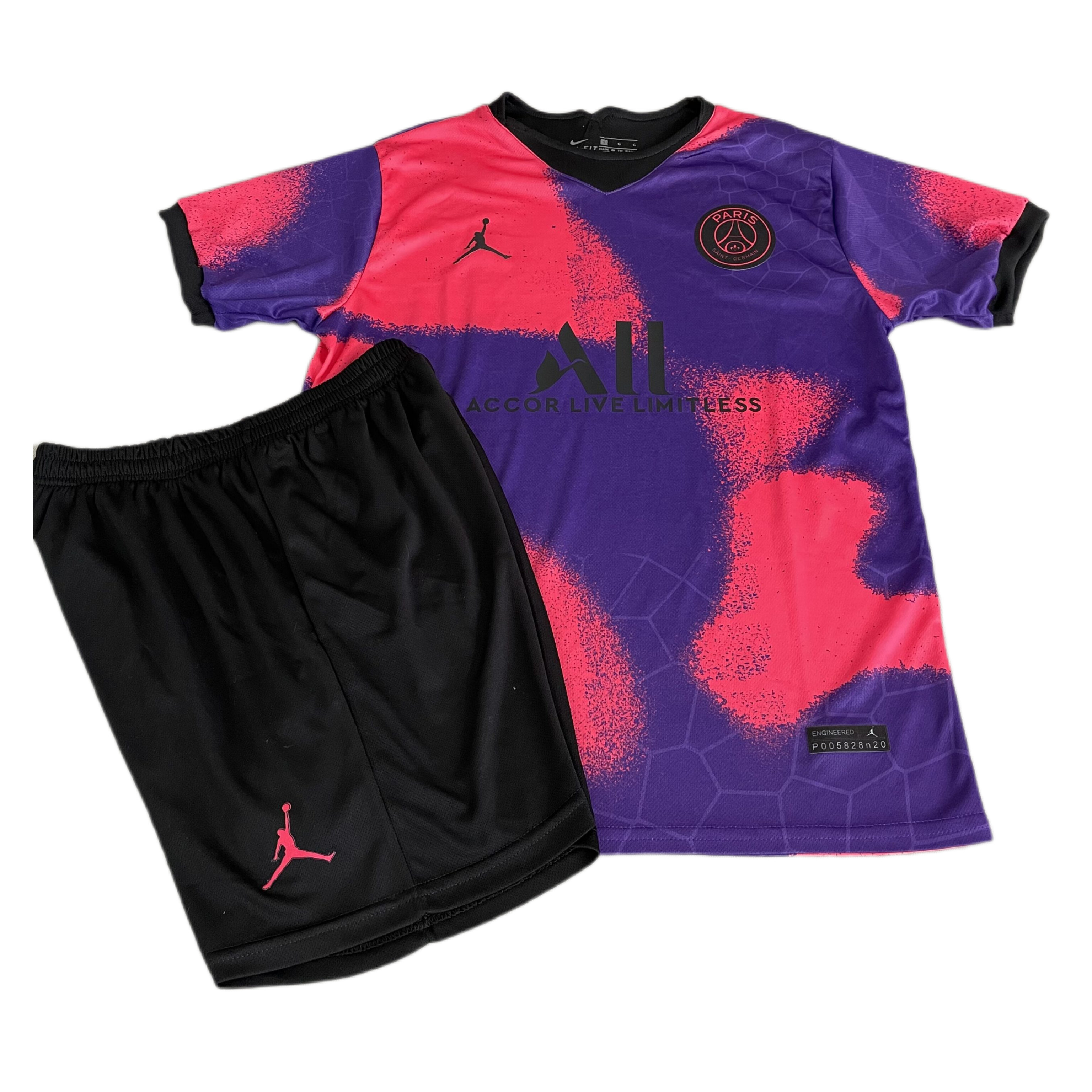 کیت و شورت چهارم ورژن هواداری پاریسن ژرمن